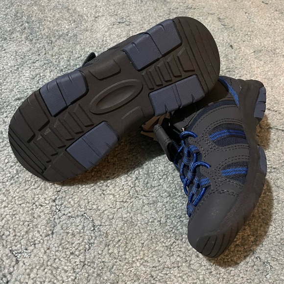 Boys sneakers - Picture 3 of 3